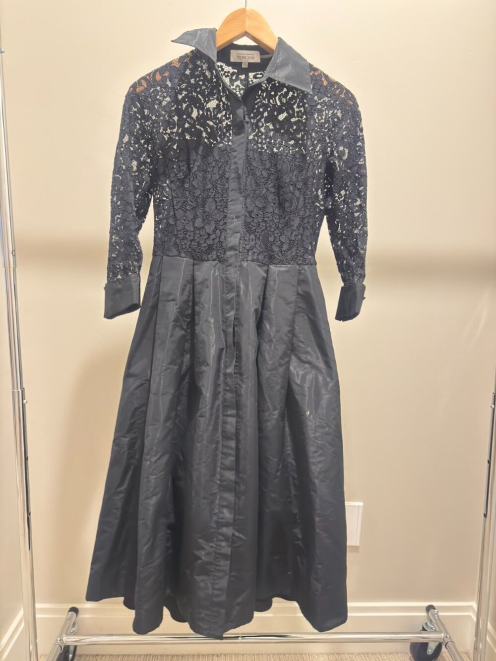 Rickie Freeman for Teri Jon Black Lace Taffeta Formal Gown Dress Size 4